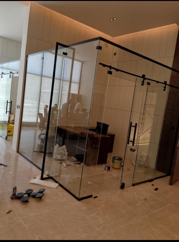 كبائن شاور زجاجية - تصميم زاوية L