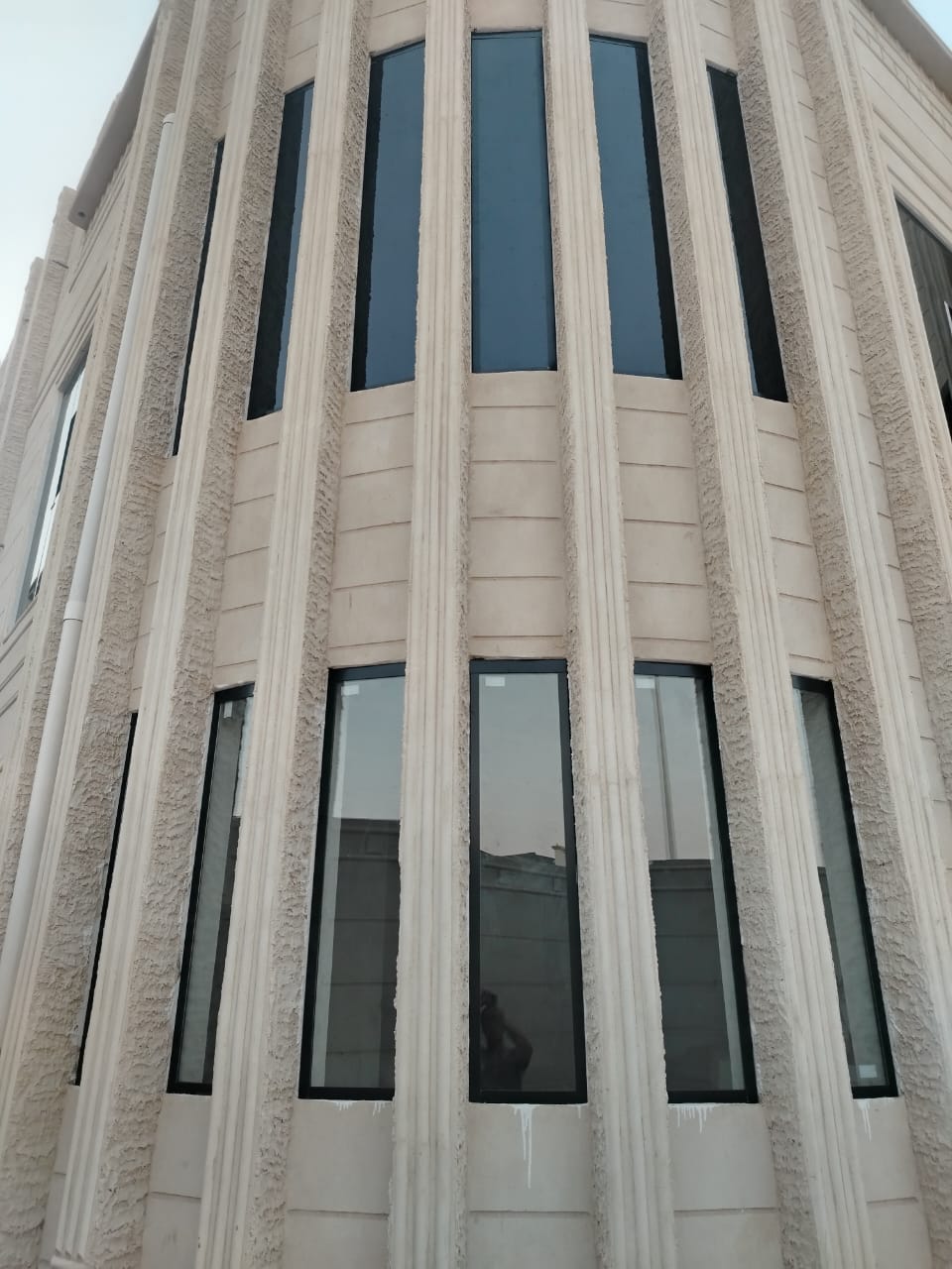 بلكونة استراكشر شفافة