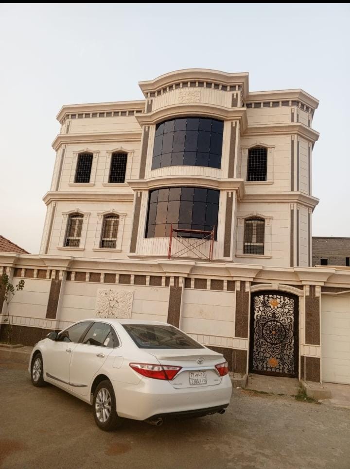 بلكونة استراكشر دائرية